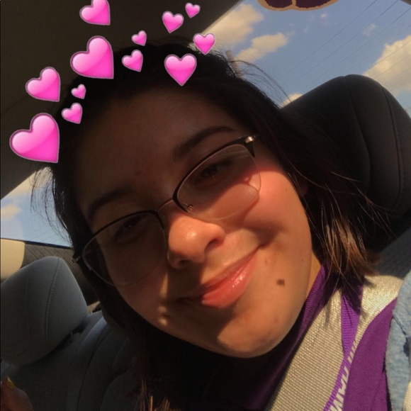 Meet your Posher, Hailey - Picture 1 of 1